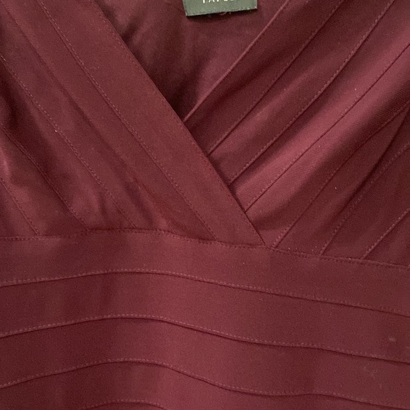 Adrianna PAPELL burgundy, dress, side zipper - Picture 2 of 3